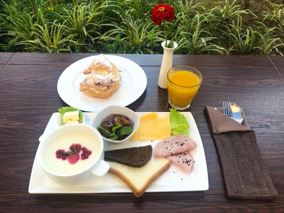 סוקהום Dioskuria Hotel מראה חיצוני תמונה