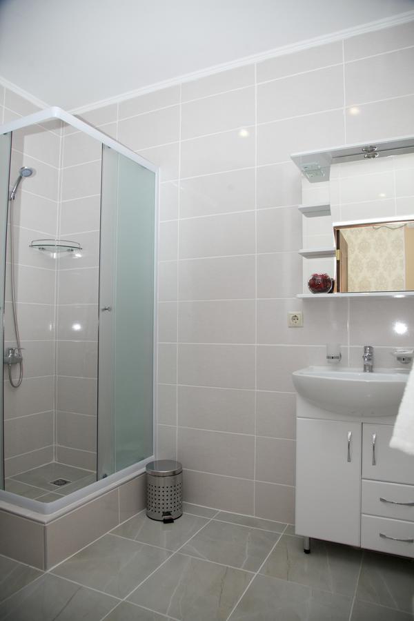 סוקהום Dioskuria Hotel מראה חיצוני תמונה